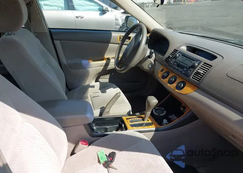 2004 Toyota Camry Le из США, поврежденный, VIN 4T1BE30K74U870531